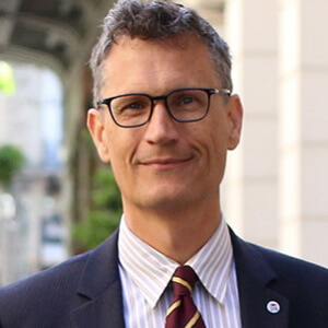 QS Quacquarelli Symonds.
