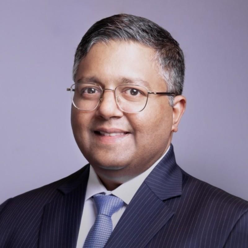 QS Quacquarelli Symonds.